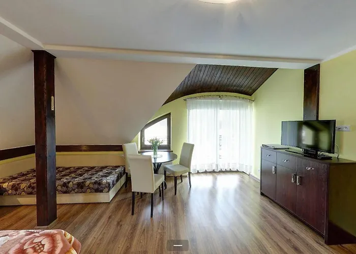 Jura Goscinne Penzion Zarki